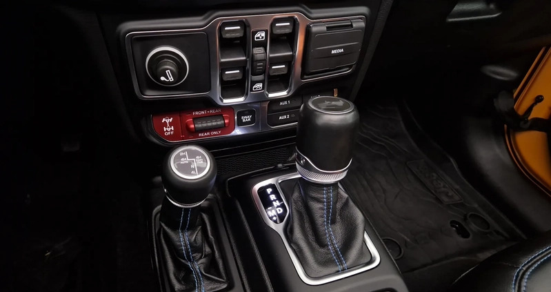 Jeep Wrangler cena 250900 przebieg: 33824, rok produkcji 2021 z Przedbórz małe 436